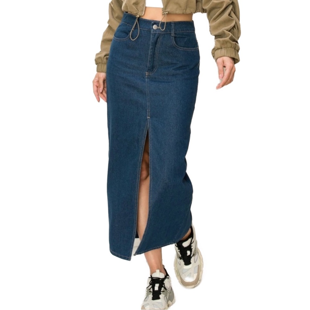 NWOT— Dark Denim Long Skirt, size Small
